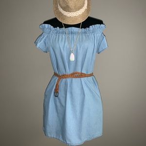 🖤 Off shoulder chambray dress like wash